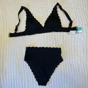 H&M Scalloped Edge Hugh Waisted Bikini Set in Black - Size 4